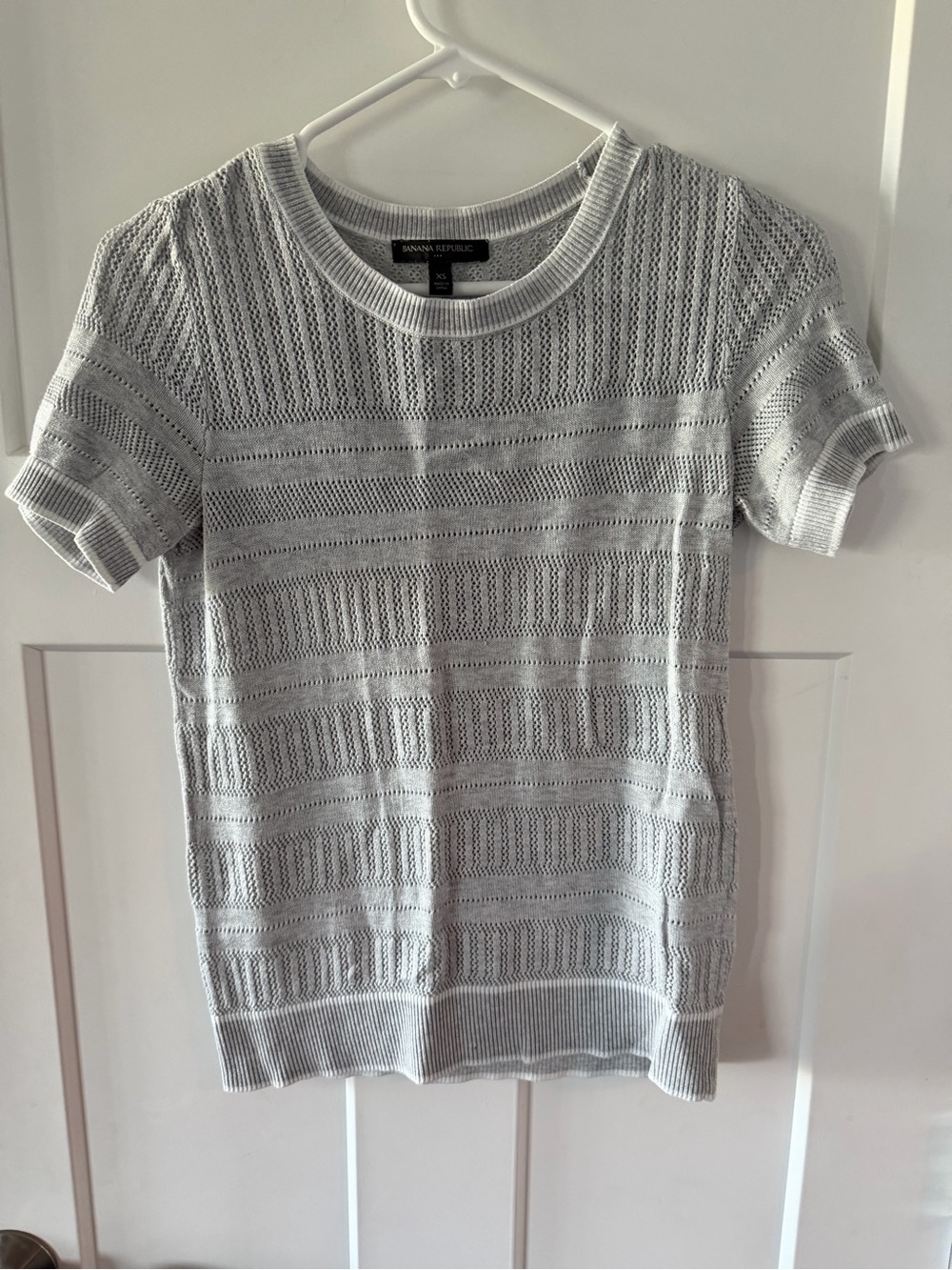 Banana Republic Light Gray Openwork Short Sleeve Knit Top
